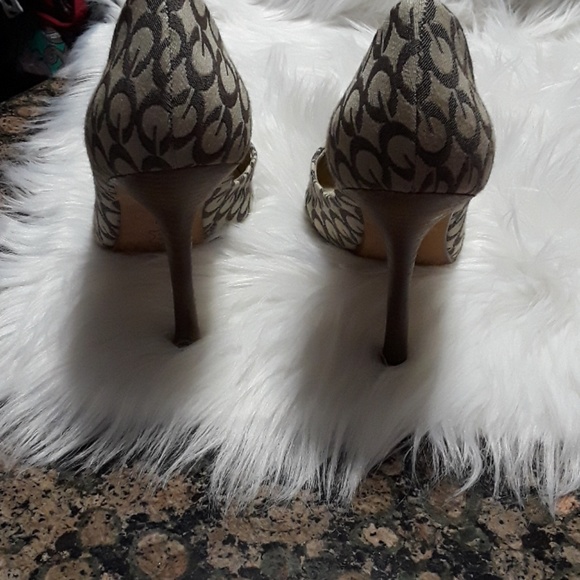 Shoes - Picture 3 of 4